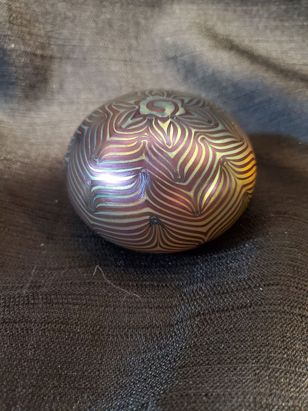 Vintage 1979 Zephyr Studios "King Tut" Art Glass Paperweight – UV Reactive Glow